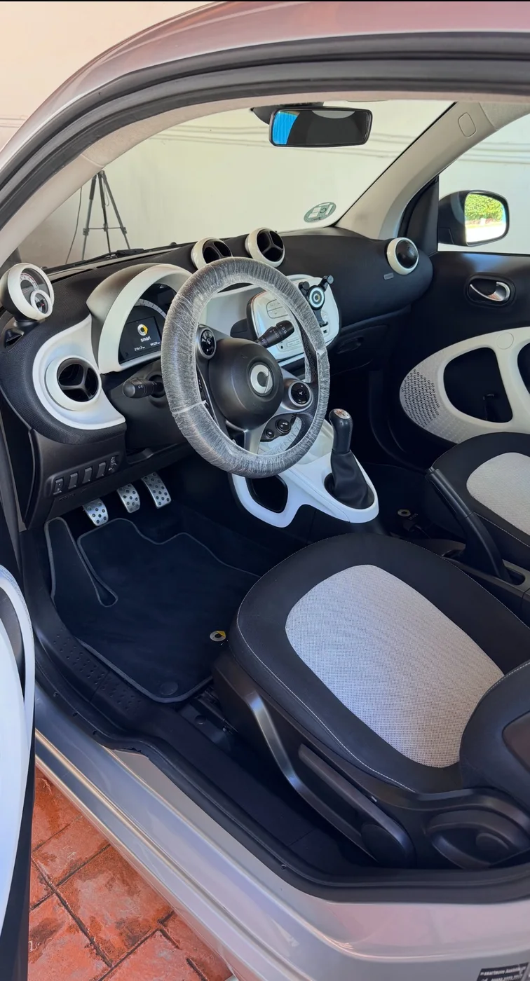 Smart · clean and tidy interior